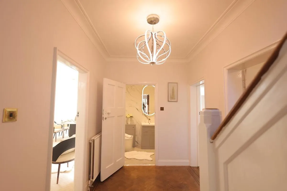 Heathrow Retreat Luxury 6 Bedroom Stay Near London Heathrow Airport, Uk Reino Unido